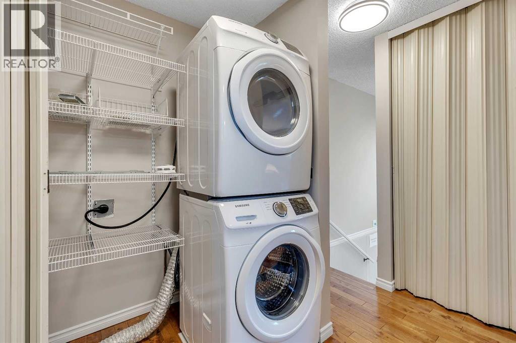 Single Family House Bi-level for Sale in  Fonda Court SE Forest Heights Calgary 