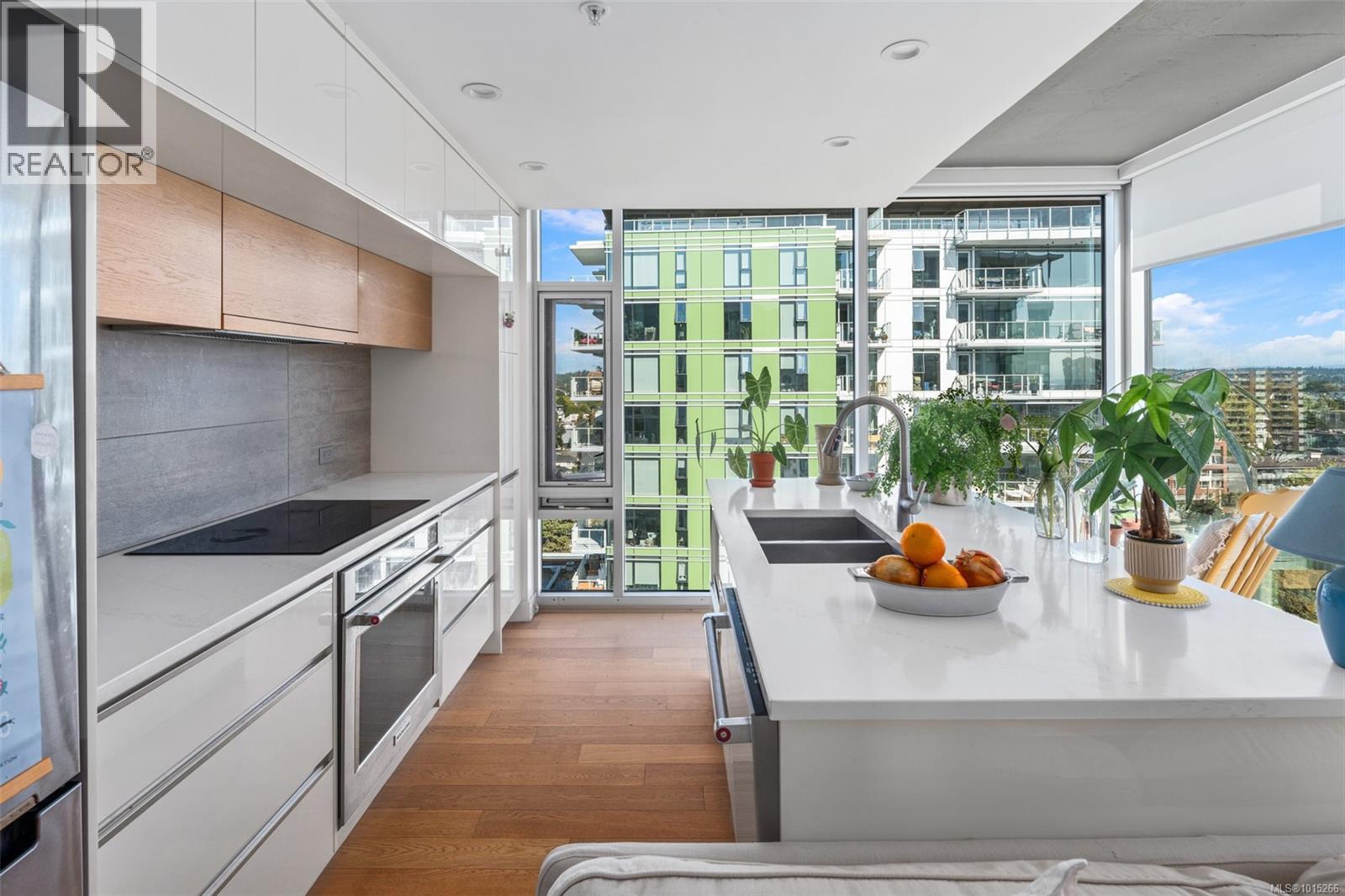 1406 989 Johnson St, Victoria