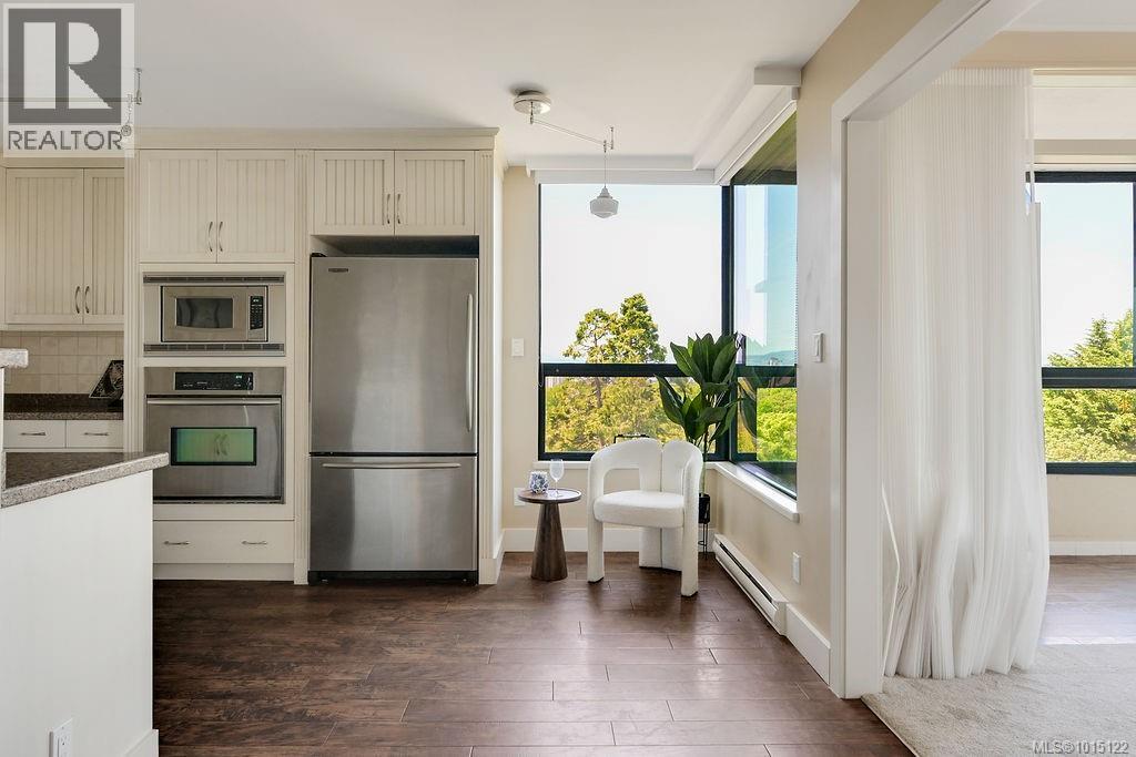405 1033 Belmont Avenue, Victoria