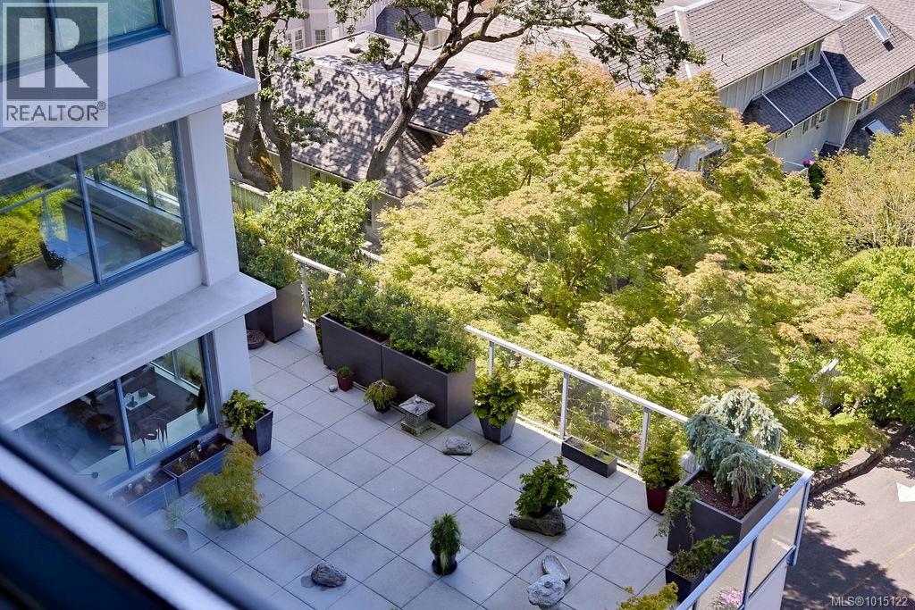 405 1033 Belmont Avenue, Victoria
