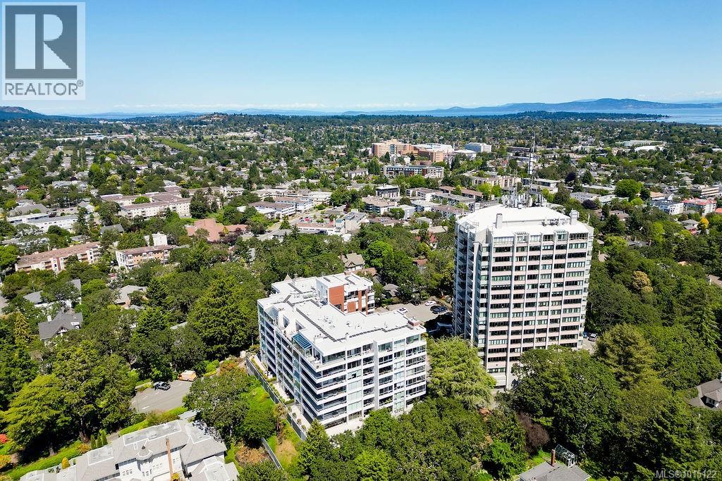 405 1033 Belmont Avenue, Victoria