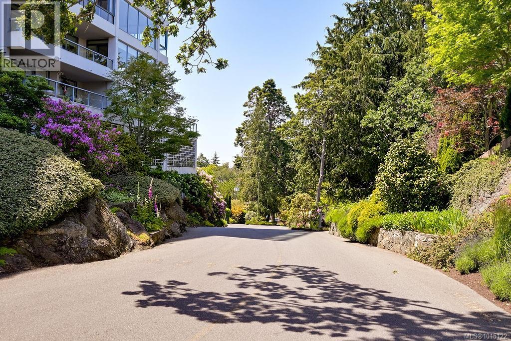 405 1033 Belmont Avenue, Victoria