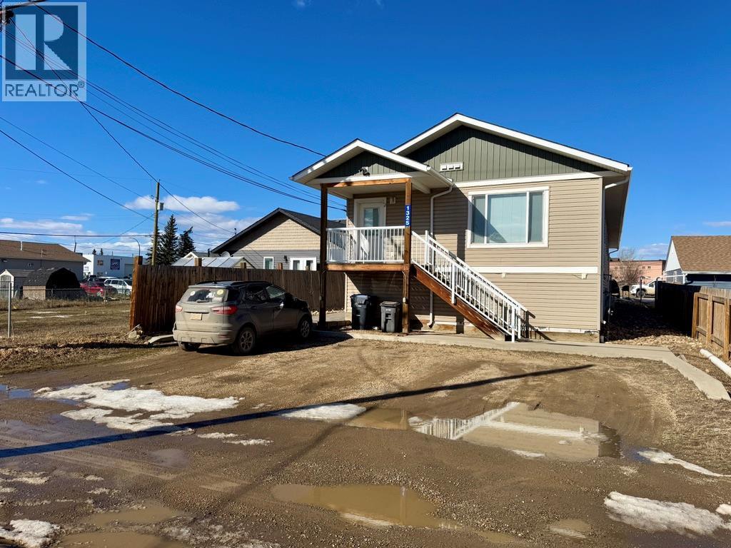 1323/1325 101 Avenue, Dawson Creek
