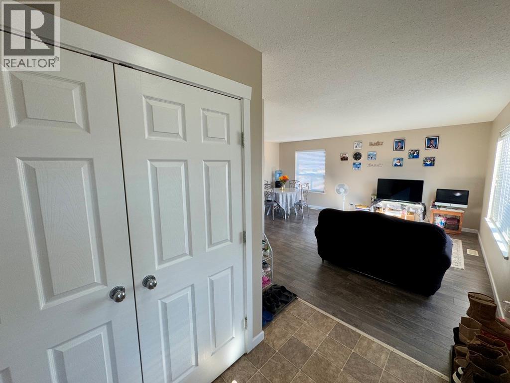 1323/1325 101 Avenue, Dawson Creek