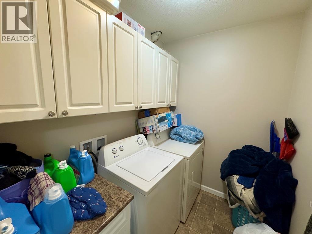 1323/1325 101 Avenue, Dawson Creek