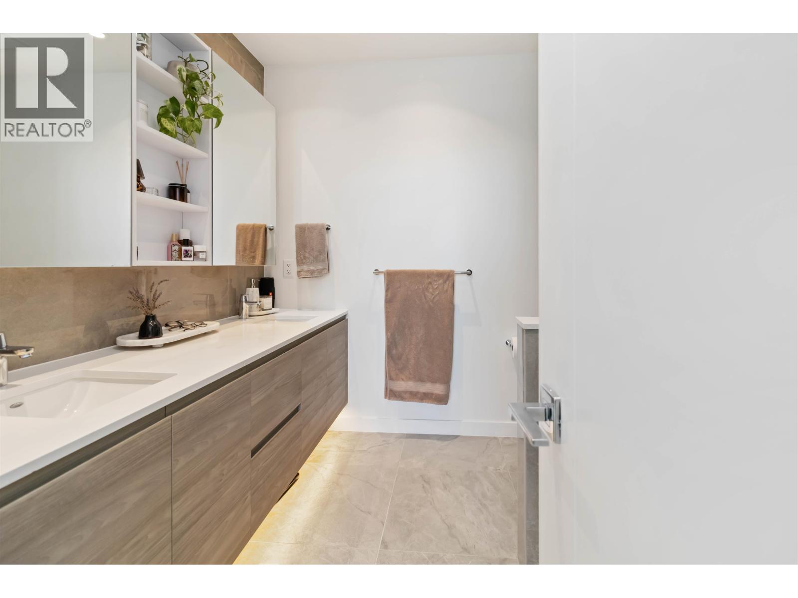 2508 680 QUAYSIDE DRIVE, New Westminster