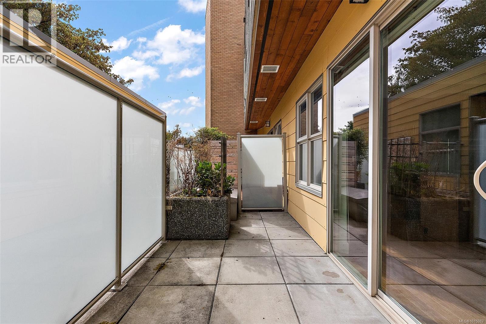 211 240 Cook Street, Victoria