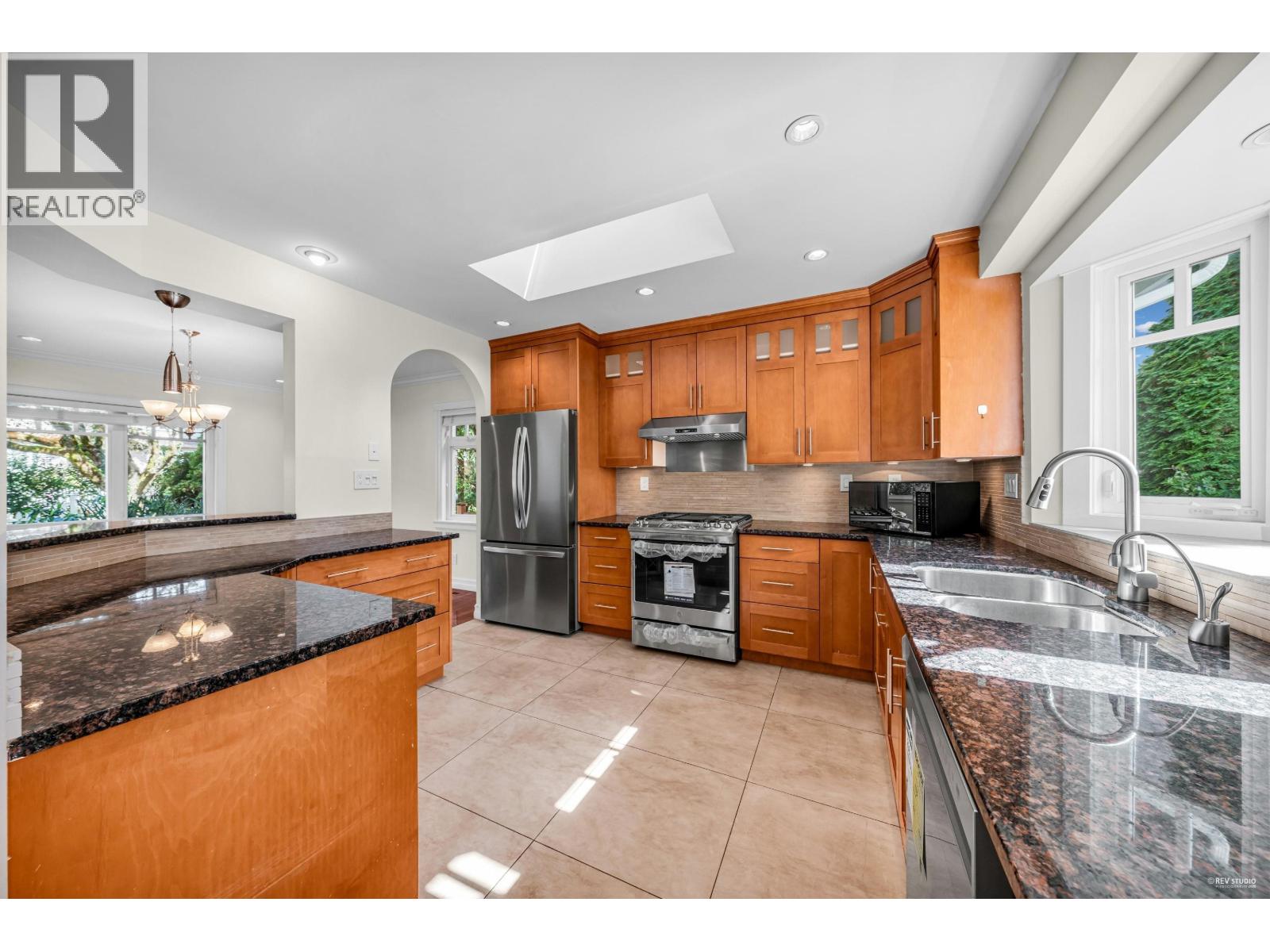 1138 INGLEWOOD AVENUE, West Vancouver