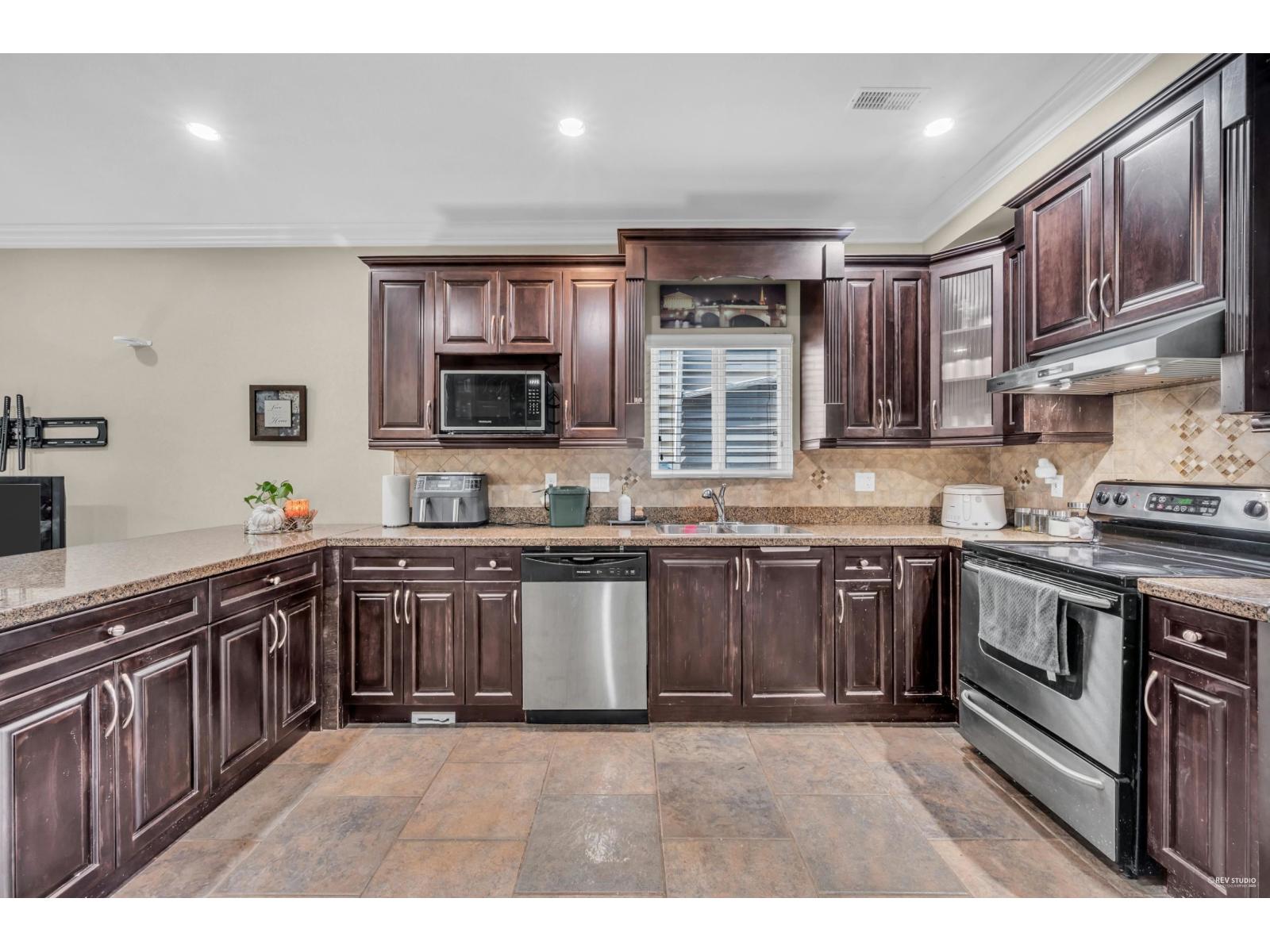 14270 65 AVENUE, Surrey
