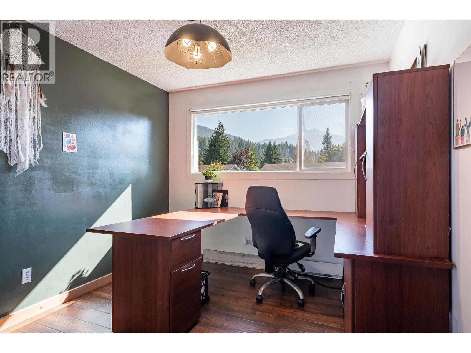 163 Pearkes Drive, Revelstoke