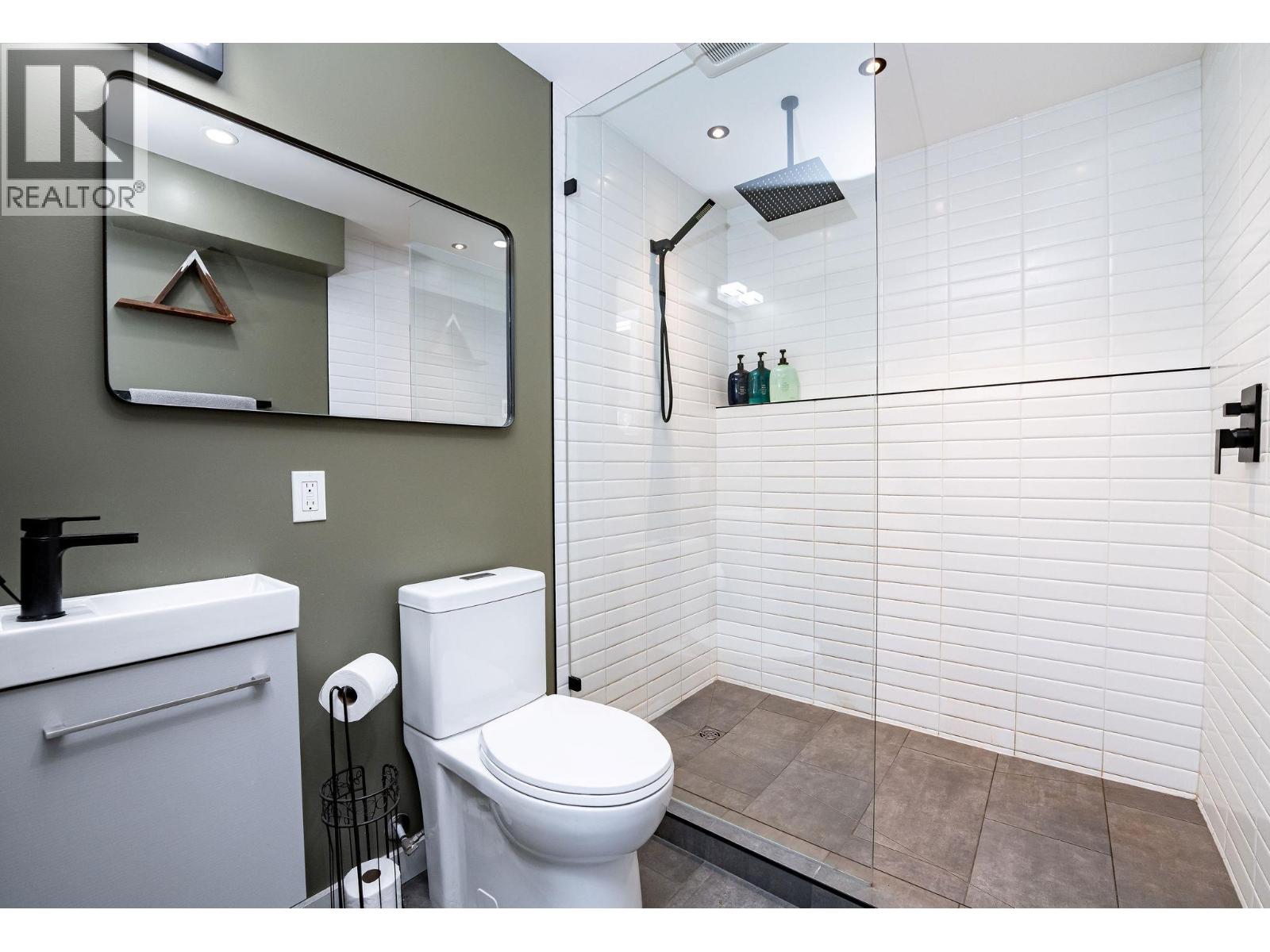 163 Pearkes Drive, Revelstoke