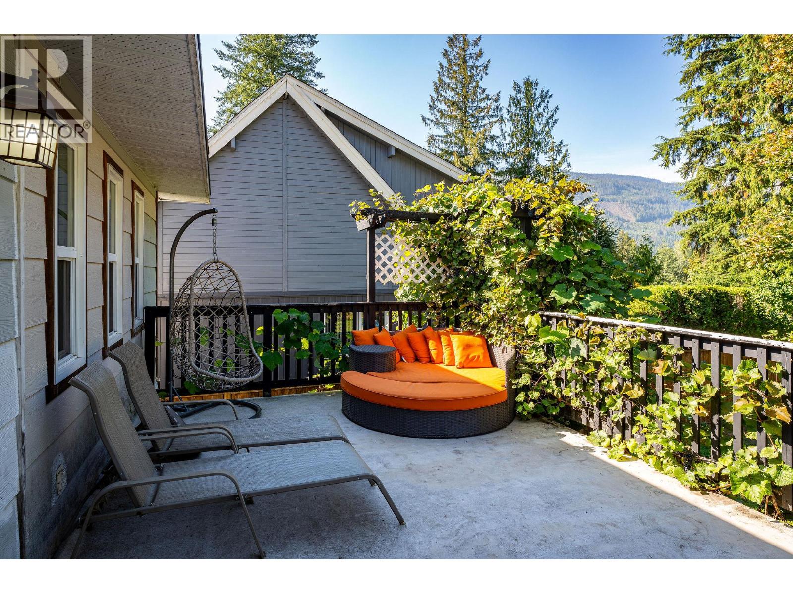 163 Pearkes Drive, Revelstoke