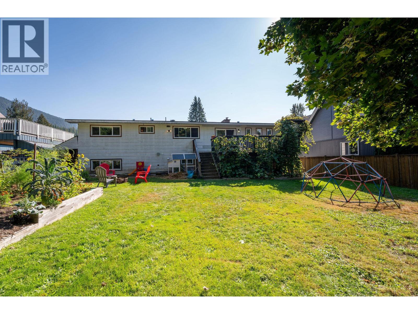 163 Pearkes Drive, Revelstoke