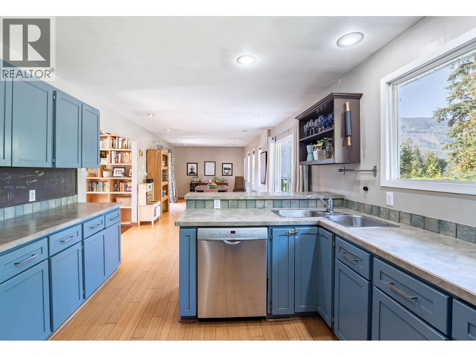 163 Pearkes Drive, Revelstoke