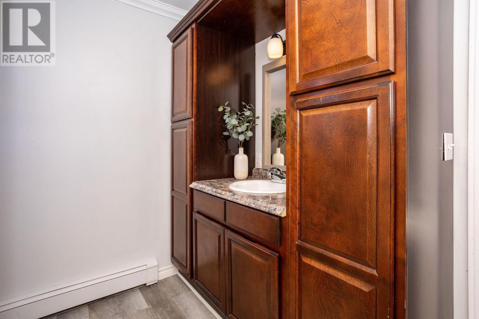 616 Valleyfield Road - 11