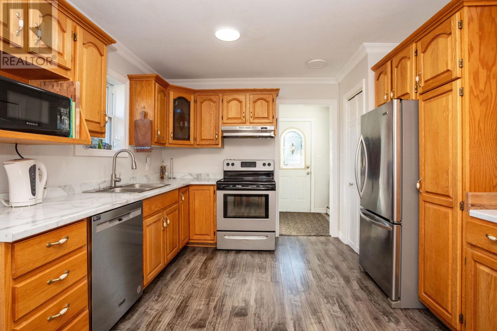 616 Valleyfield Road - 19