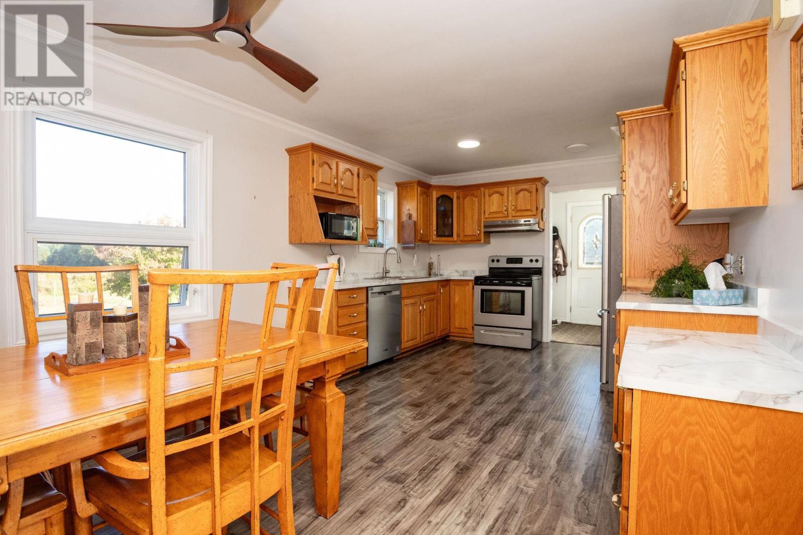 616 Valleyfield Road - 18