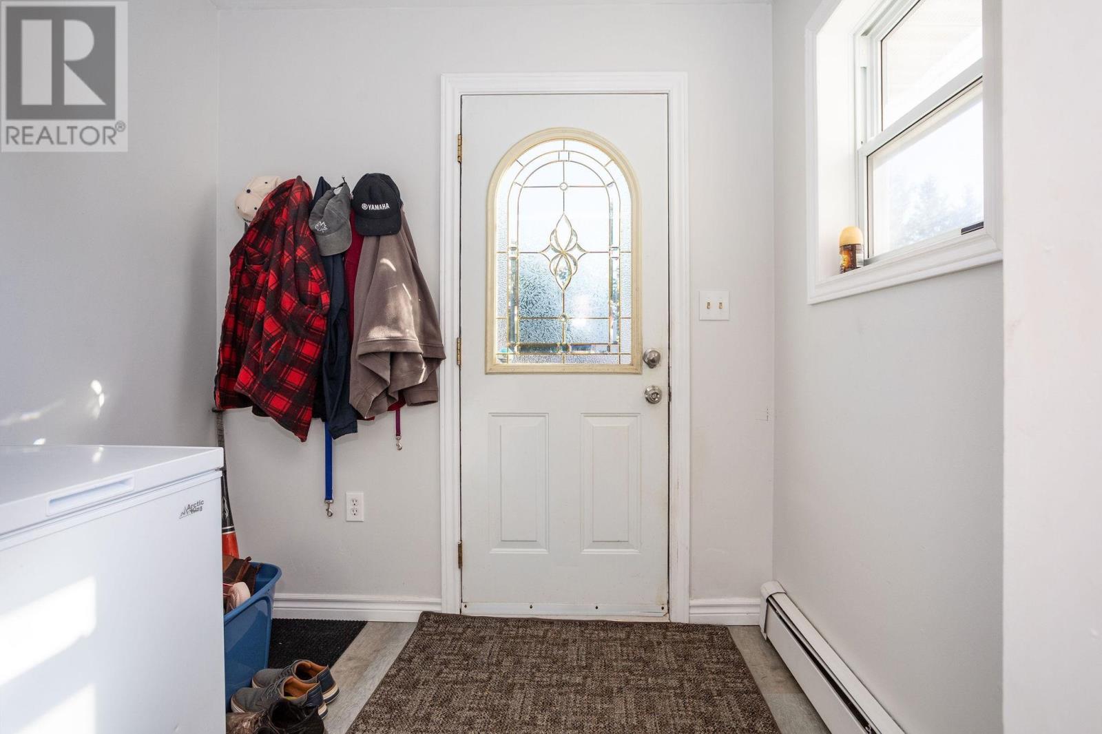616 Valleyfield Road - 26