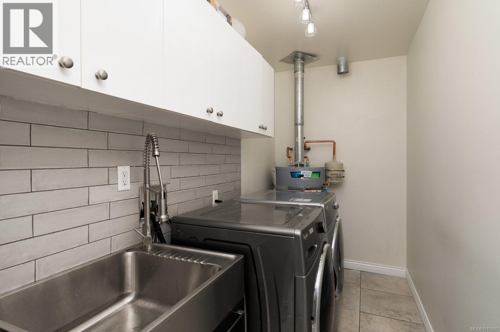  3908A Ascot Drive, Saanich