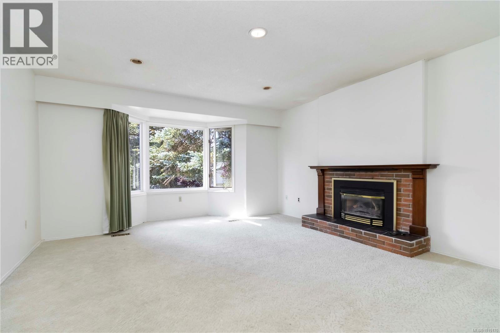  1748 Llandaff Place, Saanich