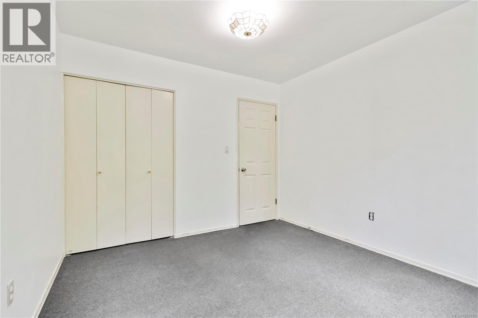  1748 Llandaff Place, Saanich