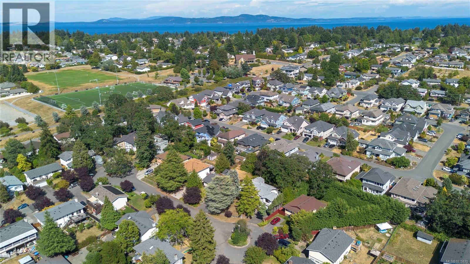  1748 Llandaff Place, Saanich