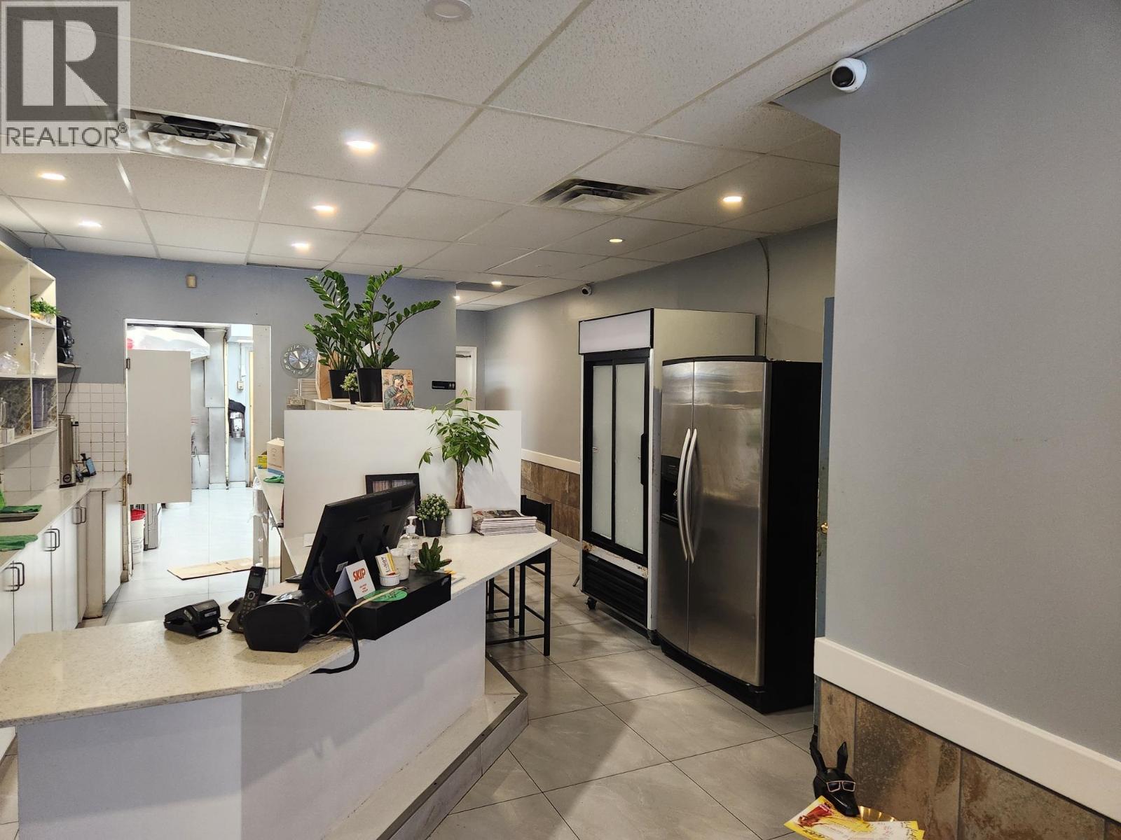 1643 LONSDALE AVENUE, North Vancouver