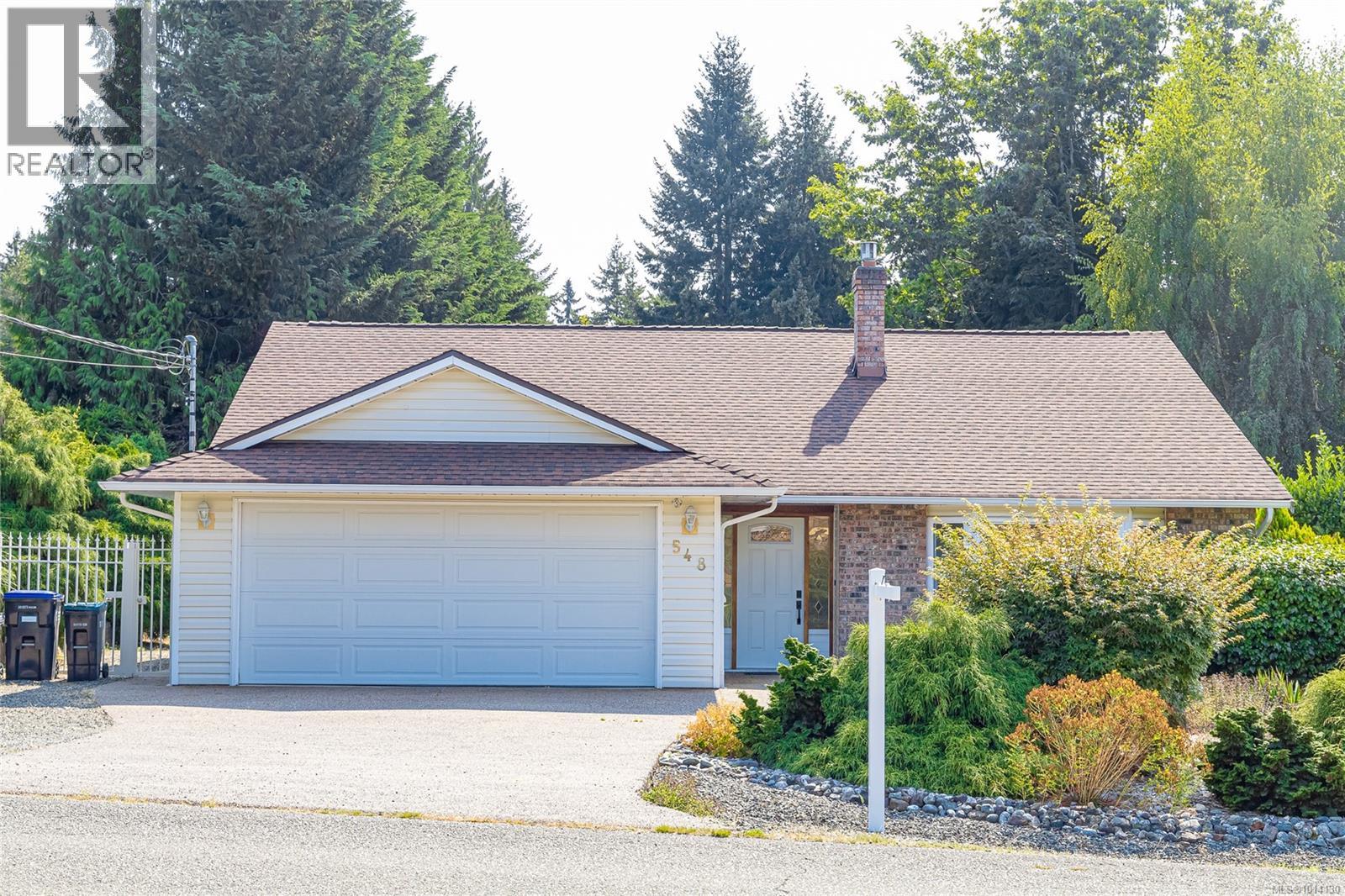 548 Hawthorne Dr, Qualicum Beach
