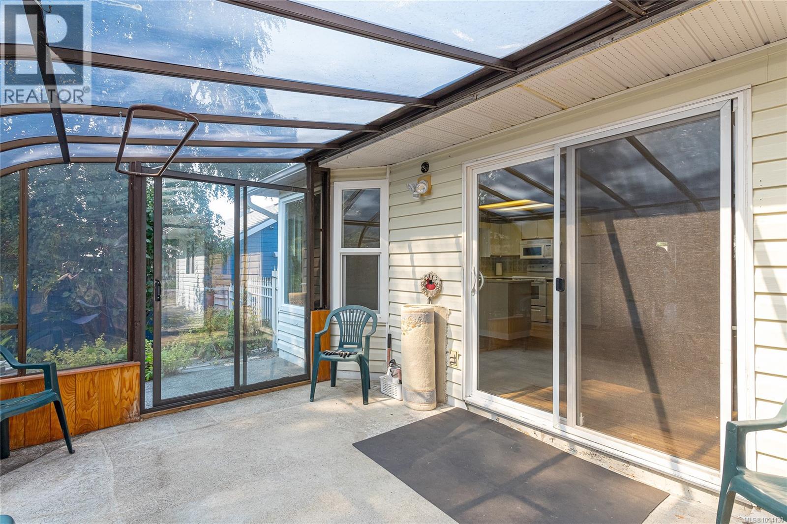 548 Hawthorne Dr, Qualicum Beach