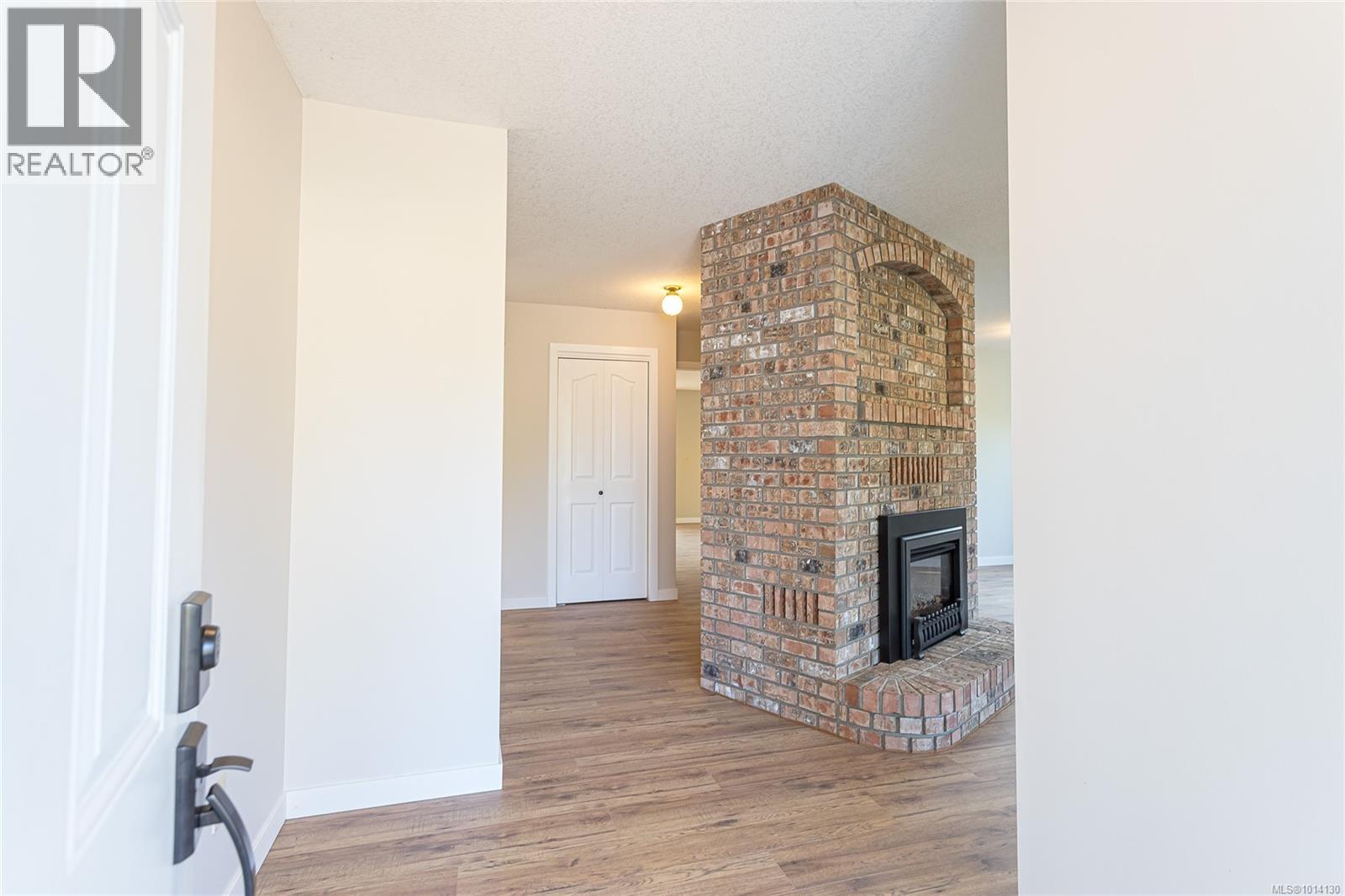 548 Hawthorne Dr, Qualicum Beach