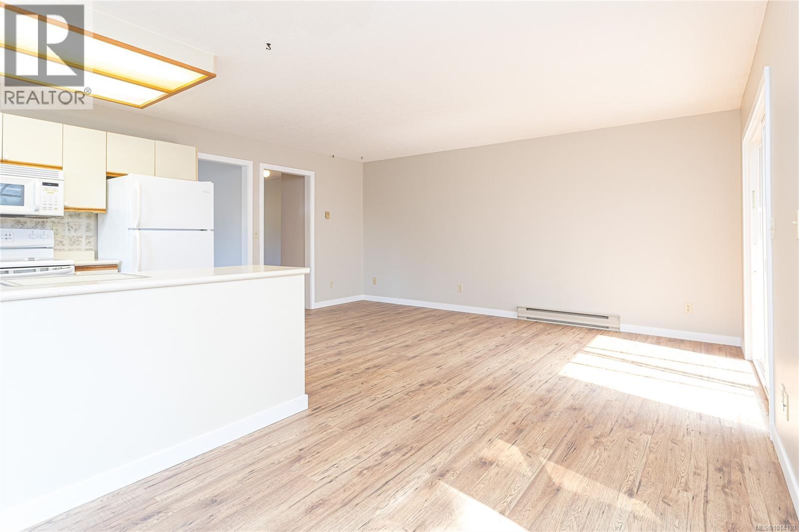 548 Hawthorne Dr, Qualicum Beach