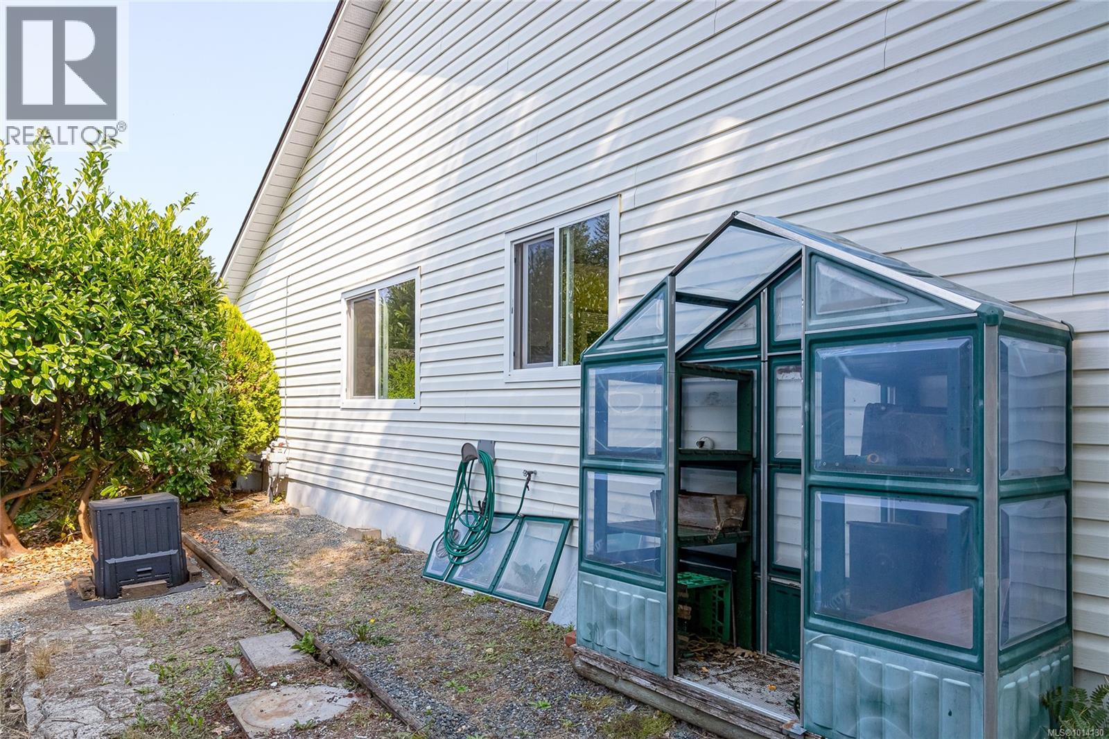 548 Hawthorne Dr, Qualicum Beach