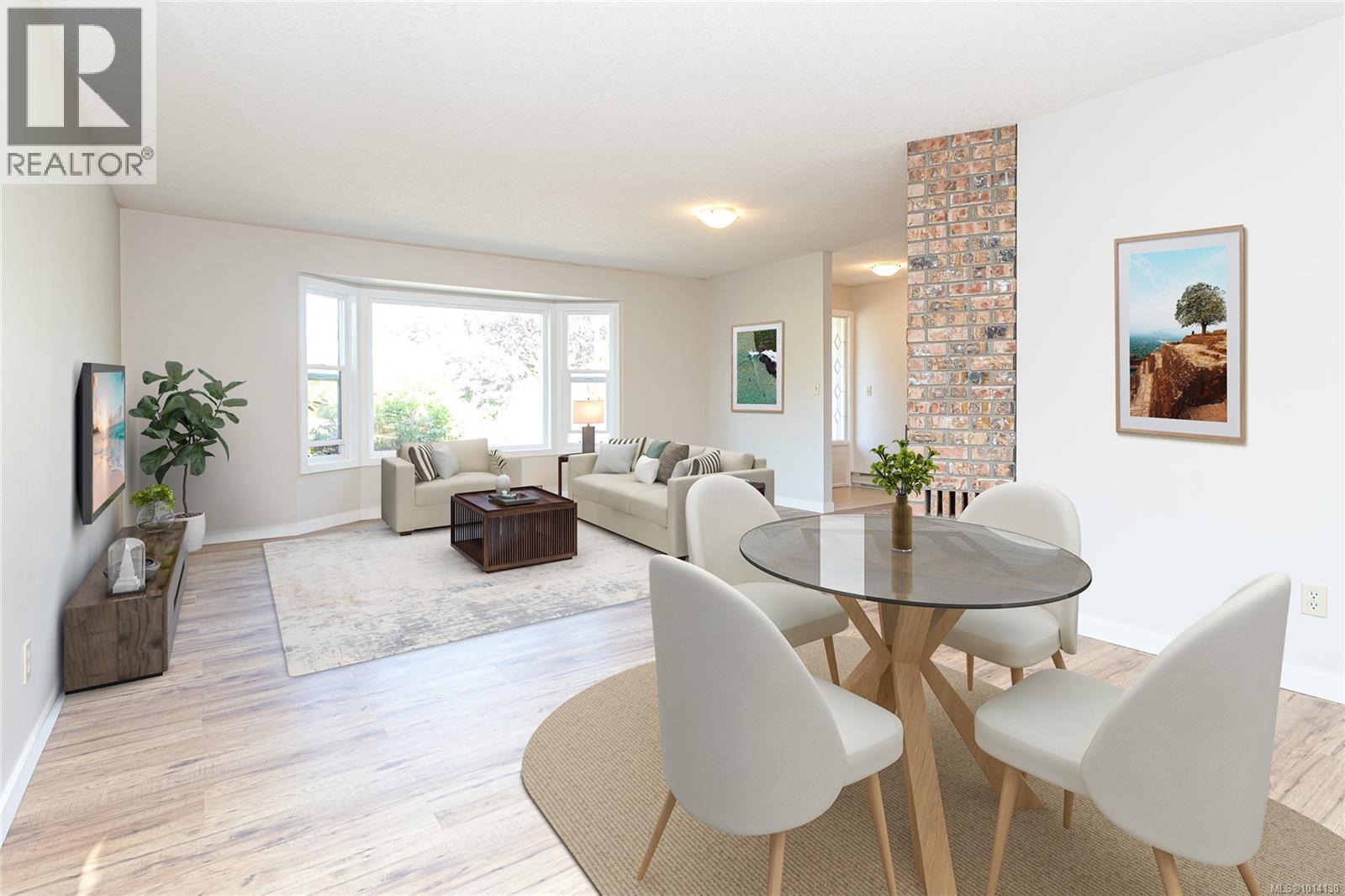 548 Hawthorne Dr, Qualicum Beach
