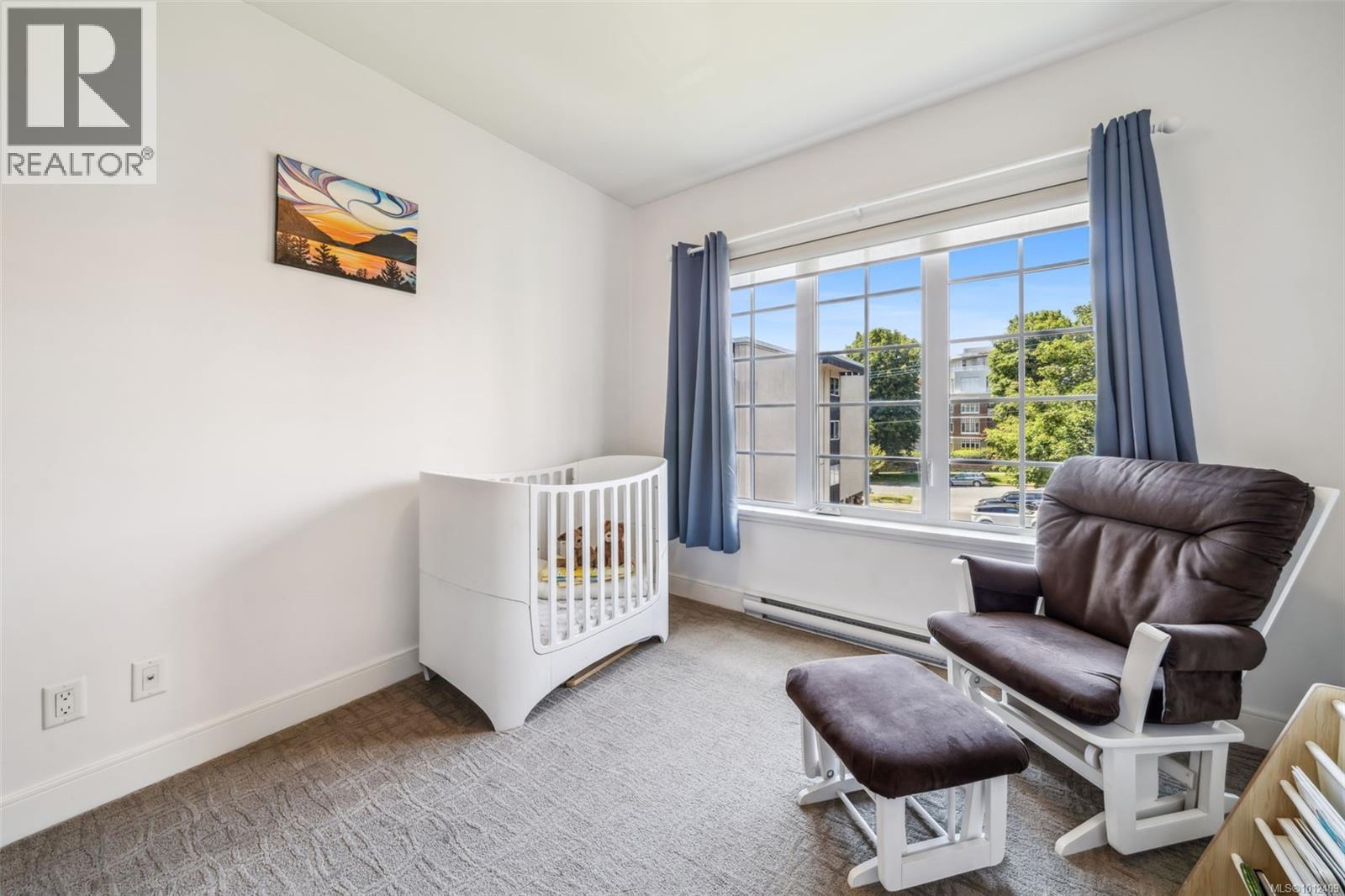 304 1011 Burdett Avenue, Victoria