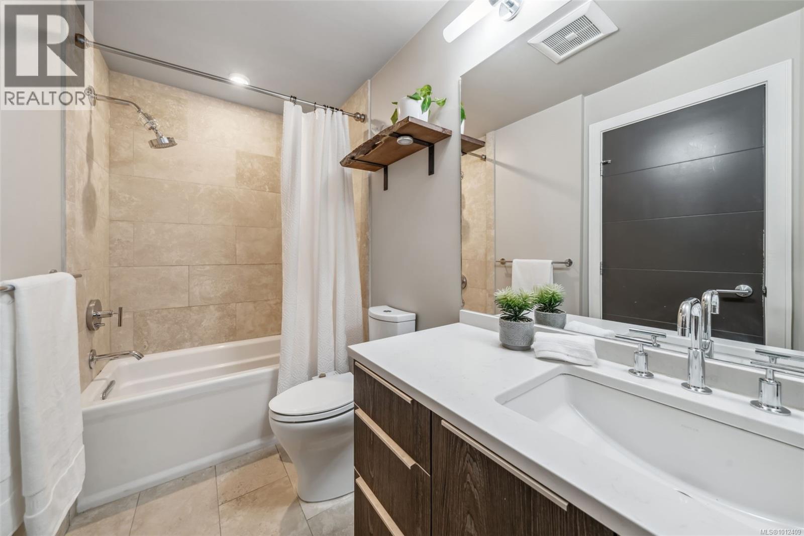 304 1011 Burdett Avenue, Victoria