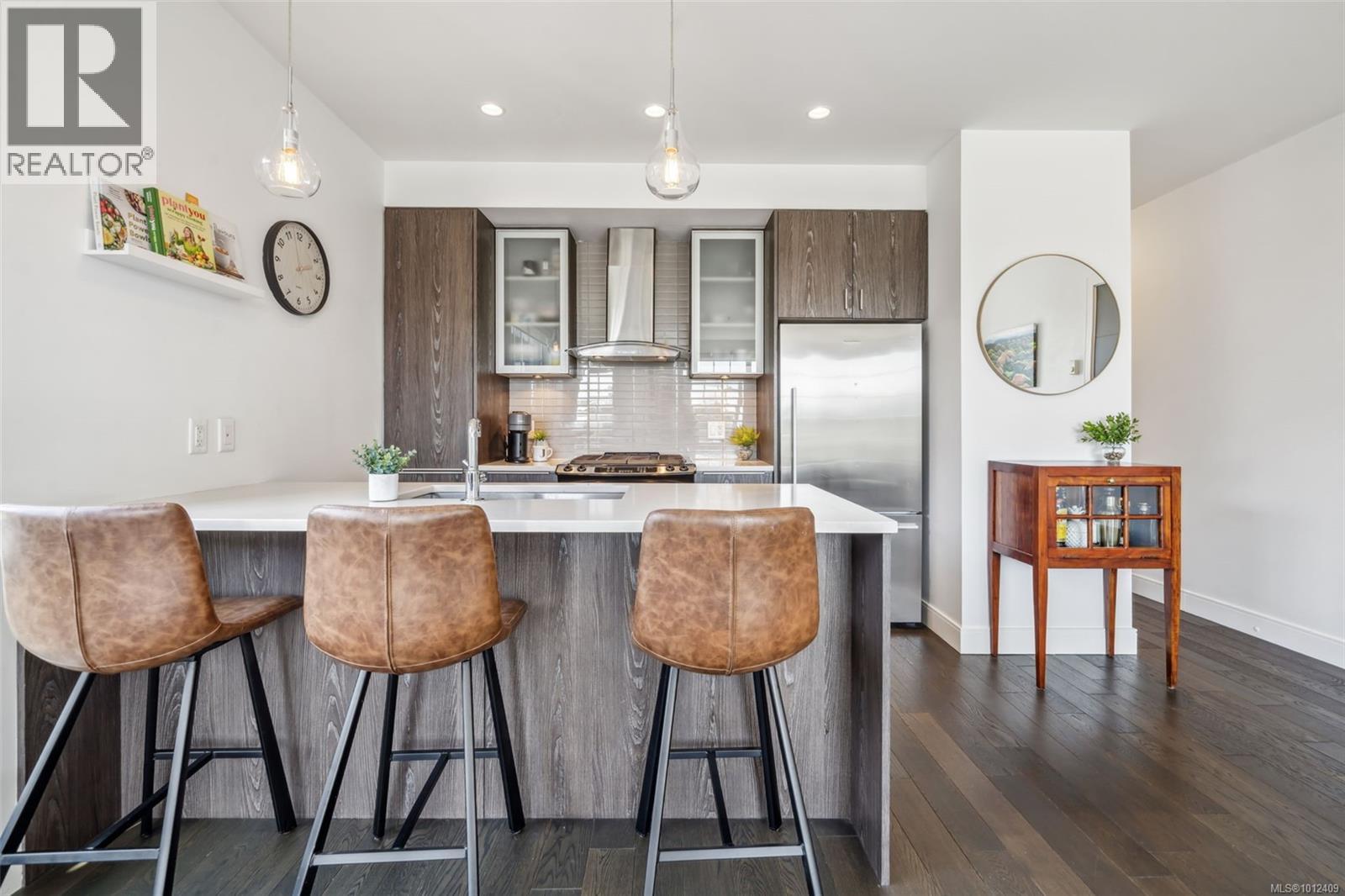 304 1011 Burdett Avenue, Victoria