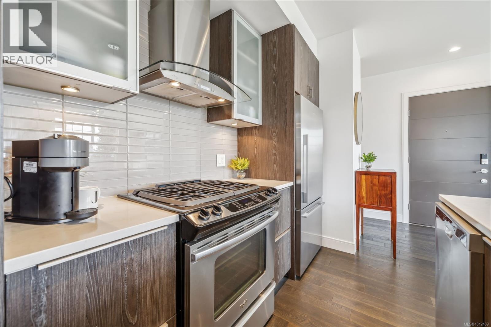 304 1011 Burdett Avenue, Victoria