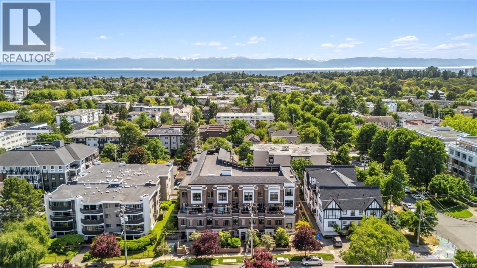 304 1011 Burdett Avenue, Victoria