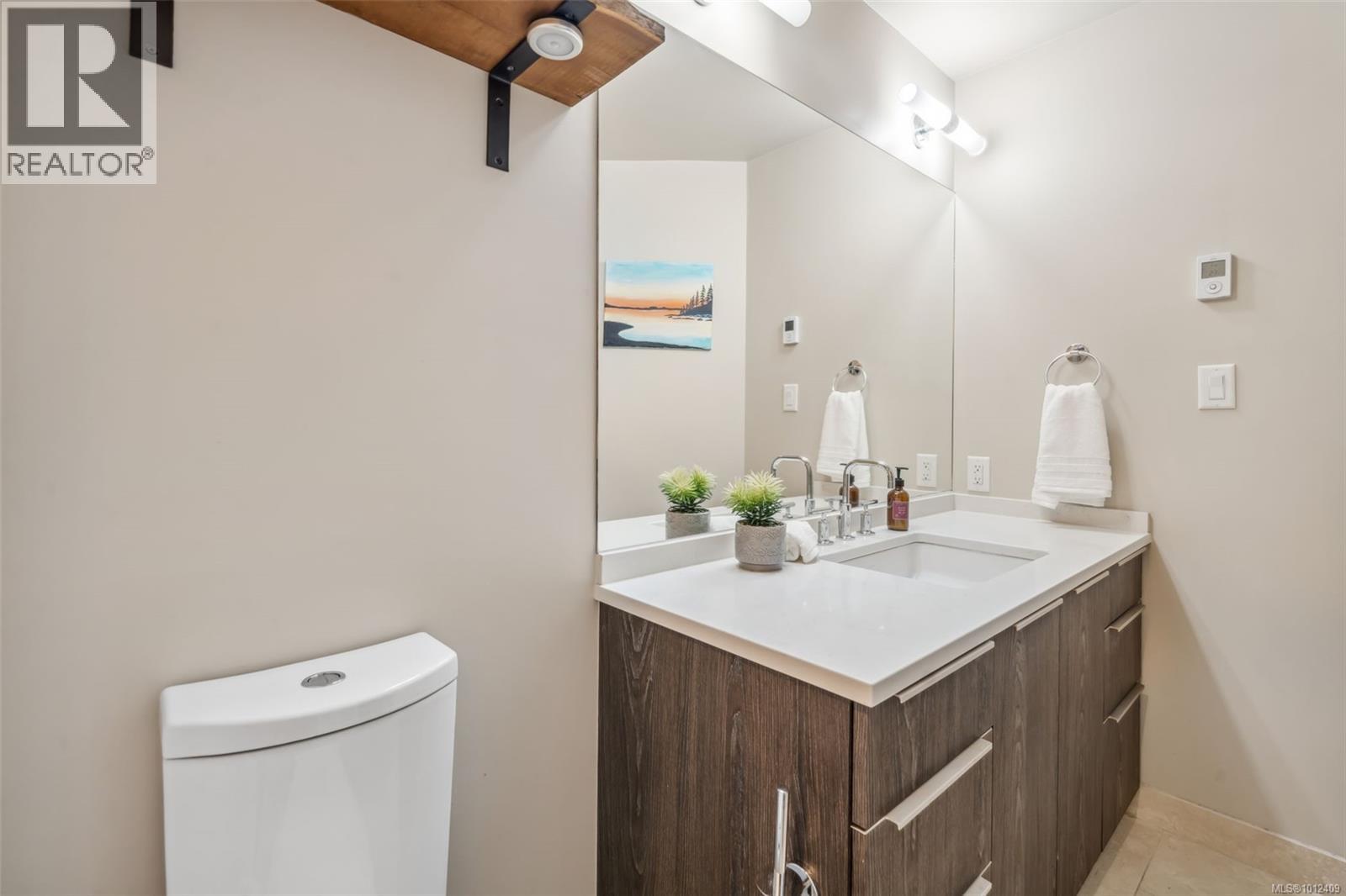 304 1011 Burdett Avenue, Victoria