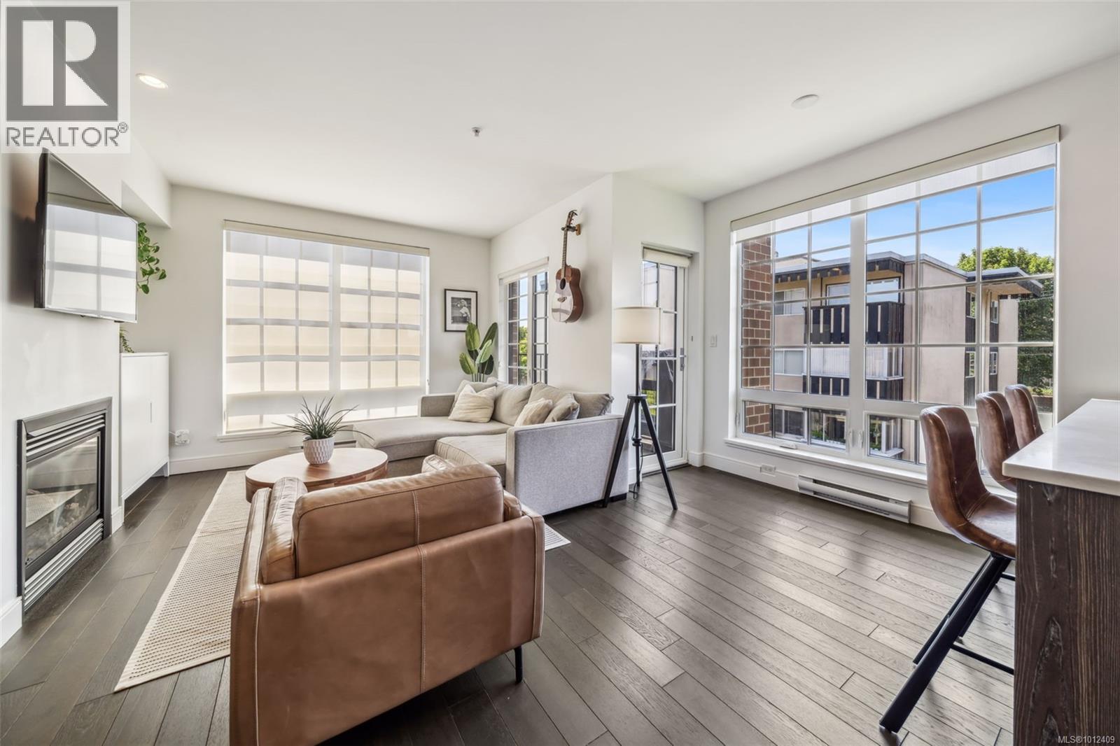 304 1011 Burdett Avenue, Victoria