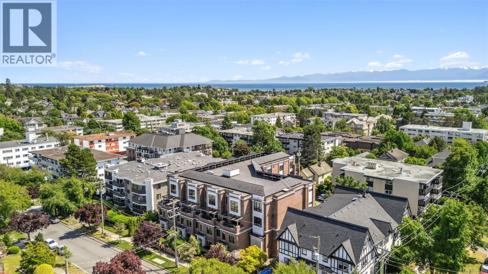 304 1011 Burdett Avenue, Victoria