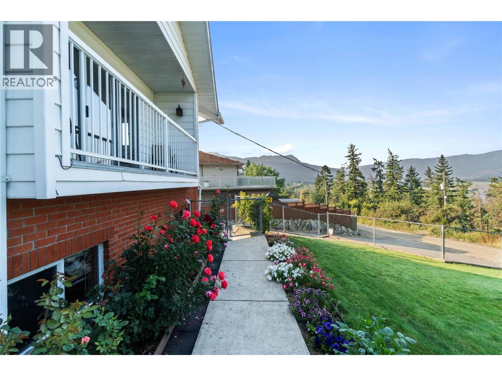  1541 20 Avenue Northeast, Salmon Arm