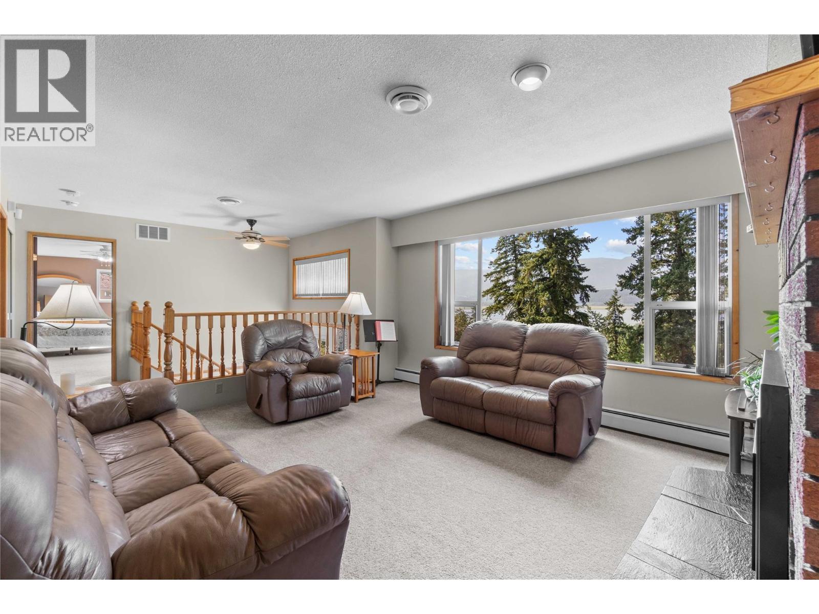  1541 20 Avenue Northeast, Salmon Arm