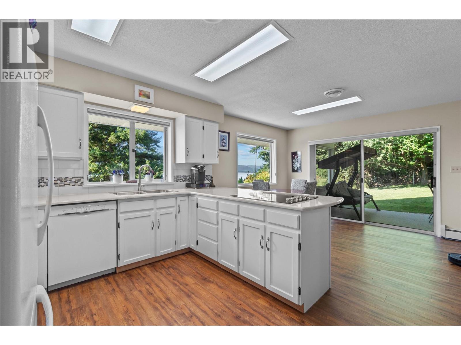  1541 20 Avenue Northeast, Salmon Arm