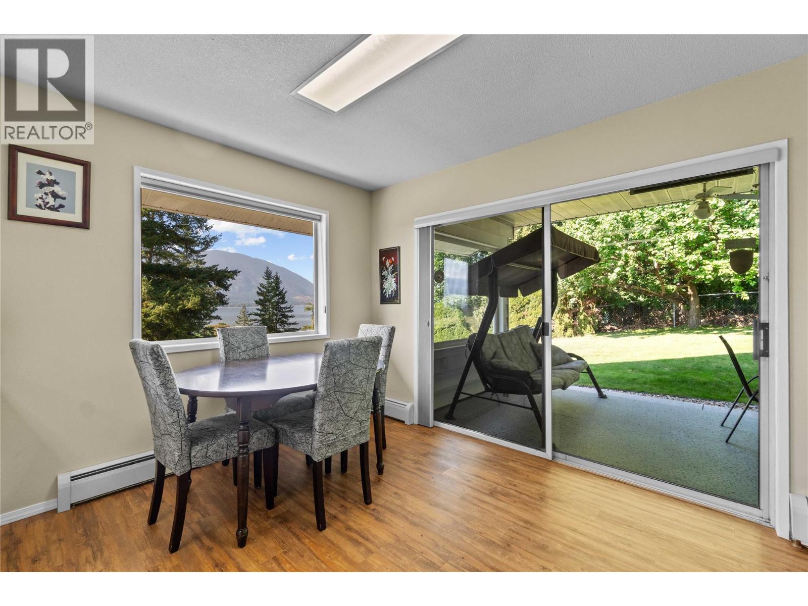  1541 20 Avenue Northeast, Salmon Arm