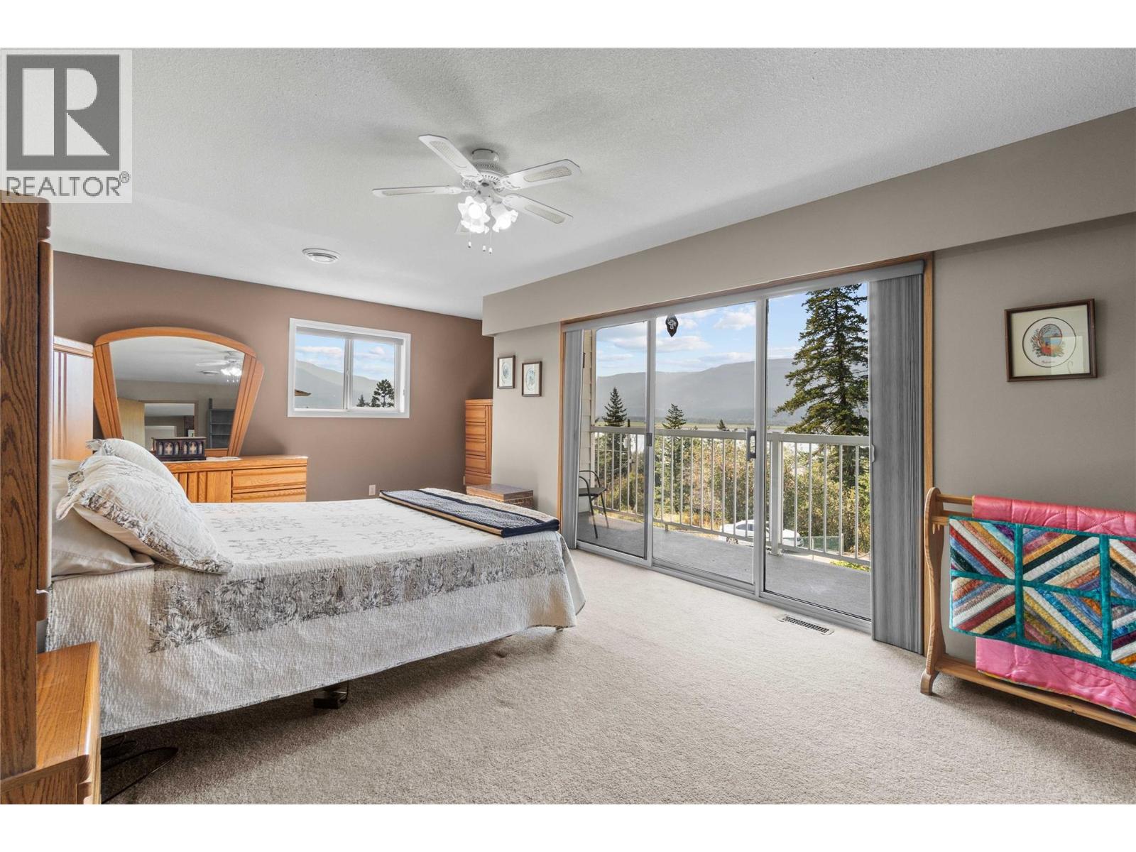  1541 20 Avenue Northeast, Salmon Arm