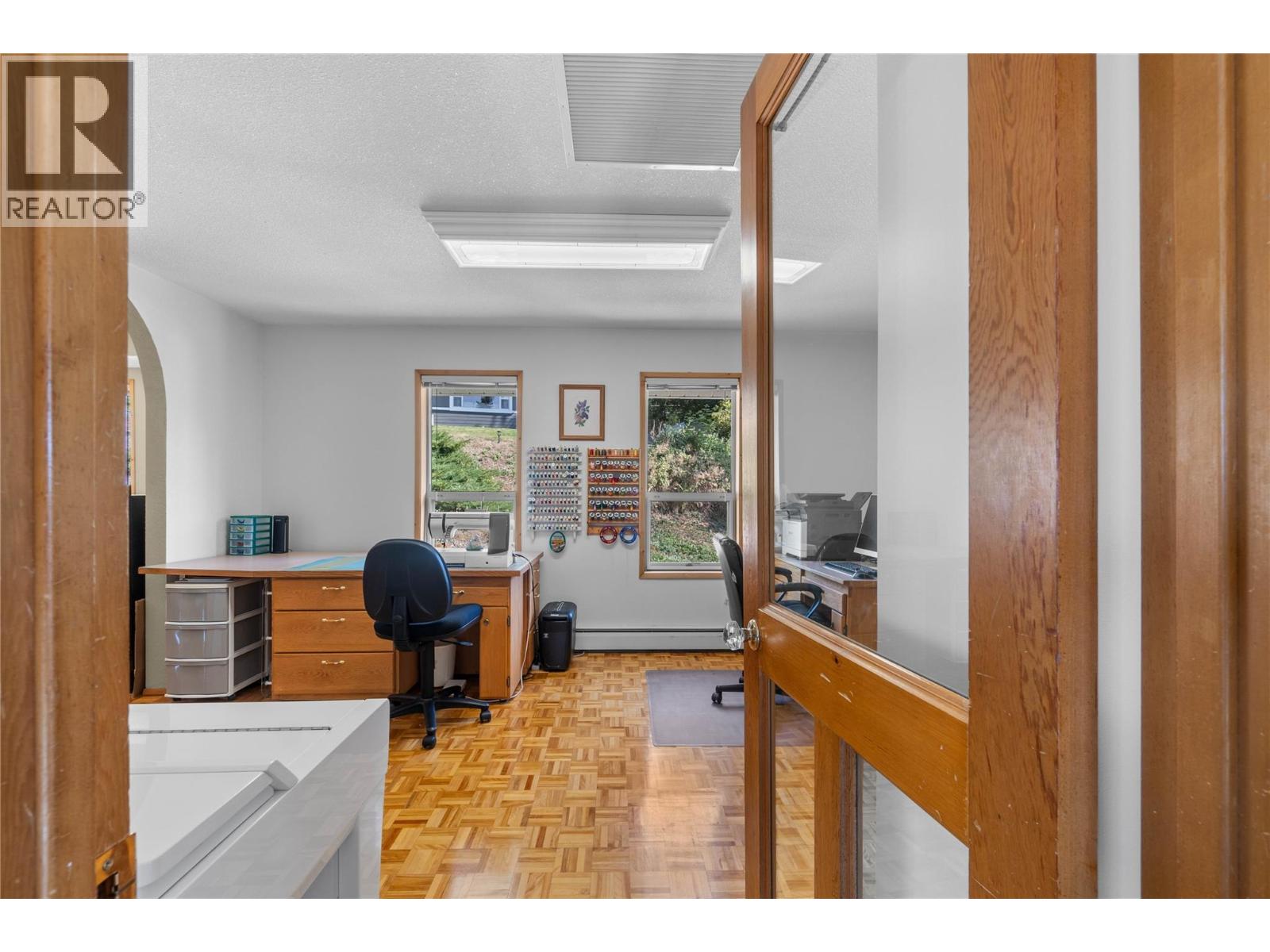  1541 20 Avenue Northeast, Salmon Arm