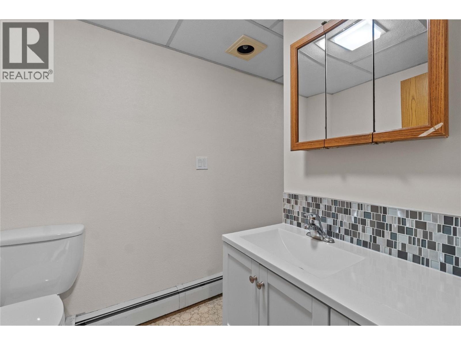  1541 20 Avenue Northeast, Salmon Arm