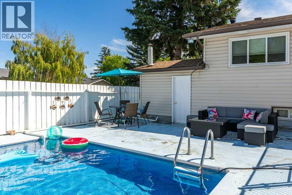 Single Family House Bi-level for Sale in  Allan Crescent SE Acadia Calgary 