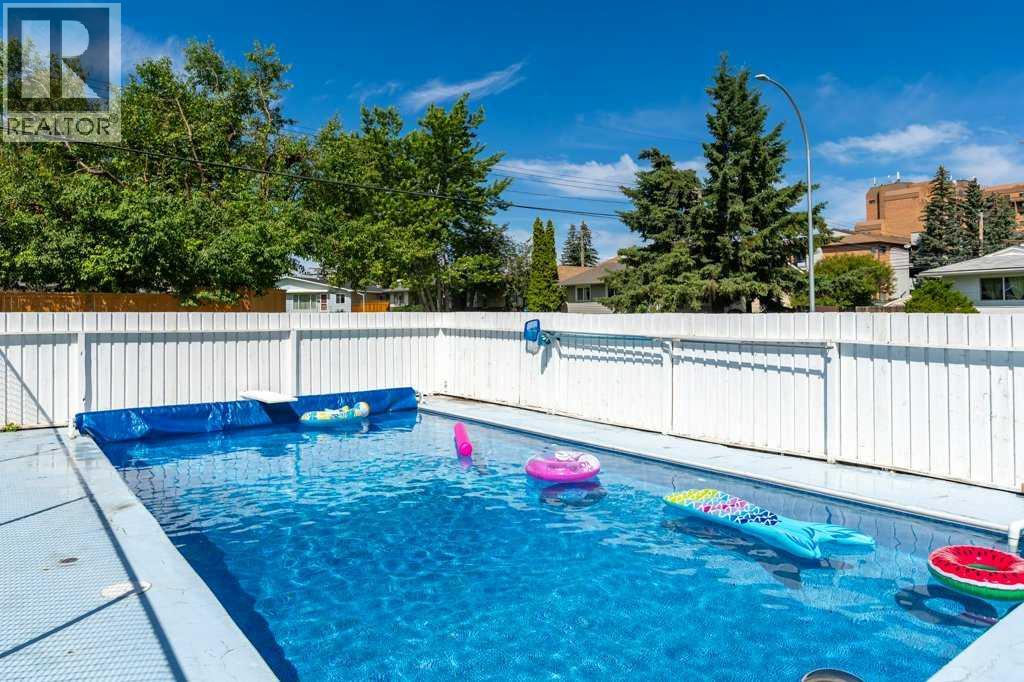 Single Family House Bi-level for Sale in  Allan Crescent SE Acadia Calgary 